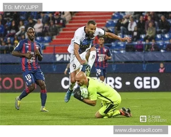 TA：里沙利松和穆阿尼伙伴作用不错，他们有用冲击了巴黎防地